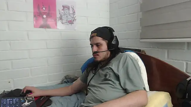 hung weeb online show from 17, 2, 2025