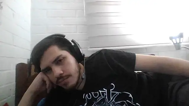 hung weeb online show from 5, 3, 2025