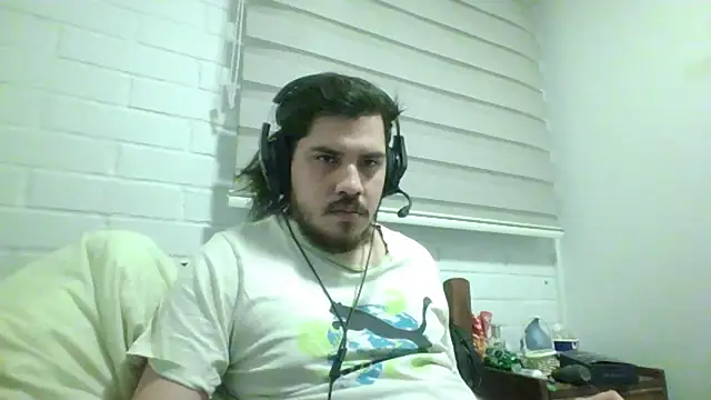 hung weeb online show from 6, 4, 2026