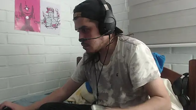 hung weeb online show from 13, 2, 2025