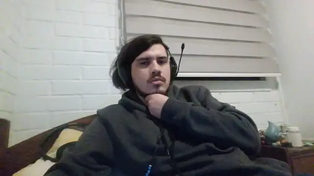 hung weeb online show from 30, 5, 2026