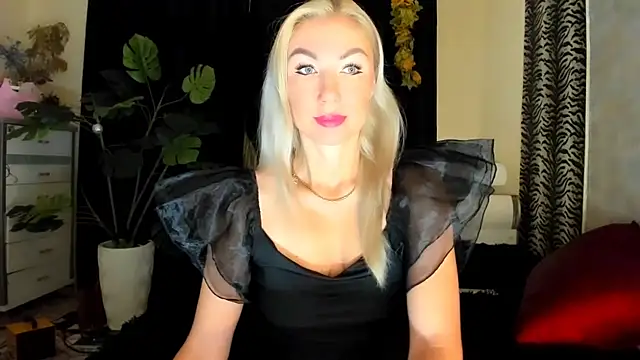 Snapshot of _SABOTAGE_ chatting on 12, 11, 2025 SABOTAGE online show from 12, 11, 2025