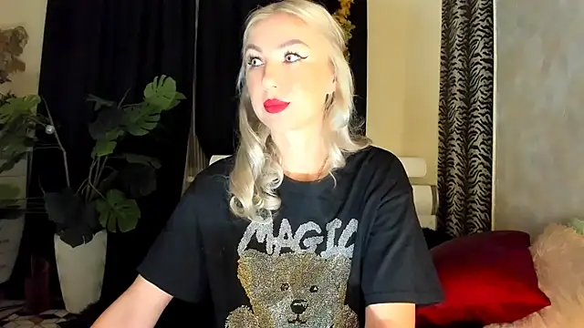 Snapshot of _SABOTAGE_ chatting on 20, 11, 2025 SABOTAGE online show from 20, 11, 2025