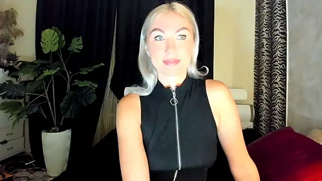 Snapshot of _SABOTAGE_ chatting on 4, 10, 2025 SABOTAGE online show from 4, 10, 2025