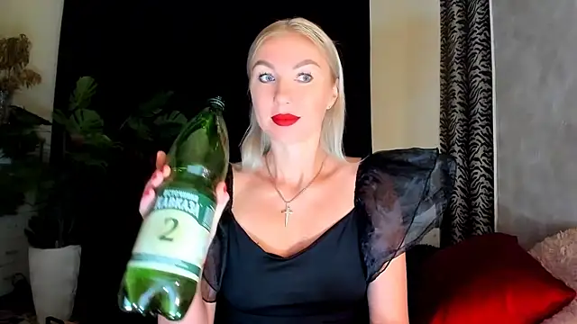 Snapshot of _SABOTAGE_ chatting on 14, 9, 2025 SABOTAGE online show from 14, 9, 2025