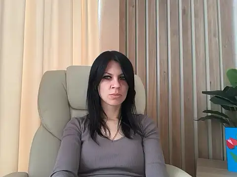Snapshot of InjaAtHome chatting on 25, 4, 2026 InjaAtHome online show from 25, 4, 2026