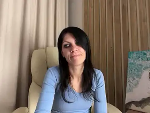 Snapshot of InjaAtHome chatting on 11, 7, 2026 InjaAtHome online show from 11, 7, 2026