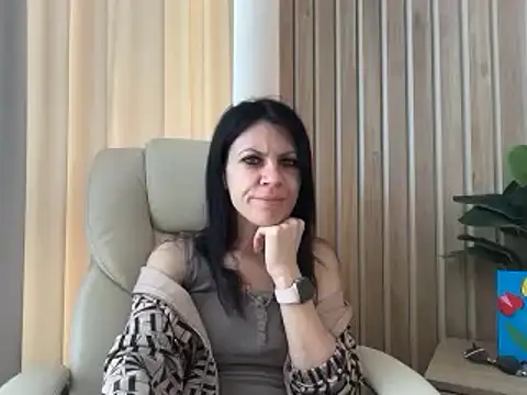Snapshot of InjaAtHome chatting on 15, 5, 2026 InjaAtHome online show from 15, 5, 2026
