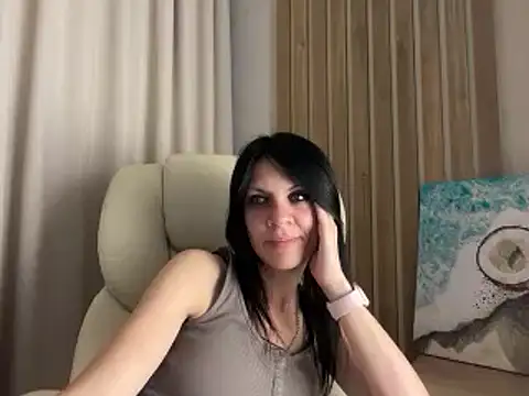 Snapshot of InjaAtHome chatting on 5, 7, 2026 InjaAtHome online show from 5, 7, 2026