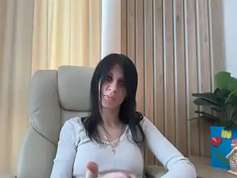 Snapshot of InjaAtHome chatting on 4, 5, 2026 InjaAtHome online show from 4, 5, 2026