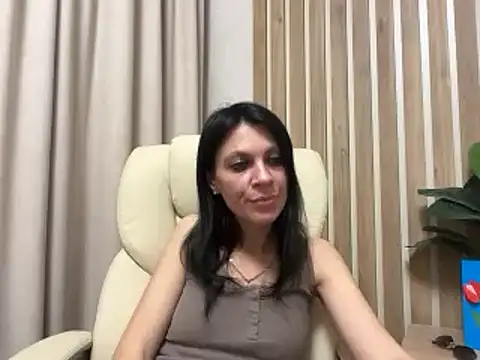 Snapshot of InjaAtHome chatting on 15, 5, 2026 InjaAtHome online show from 15, 5, 2026