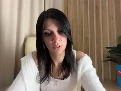 Snapshot of InjaAtHome chatting on 2, 5, 2026 InjaAtHome online show from 2, 5, 2026