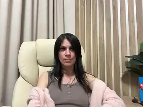 Snapshot of InjaAtHome chatting on 5, 5, 2026 InjaAtHome online show from 5, 5, 2026