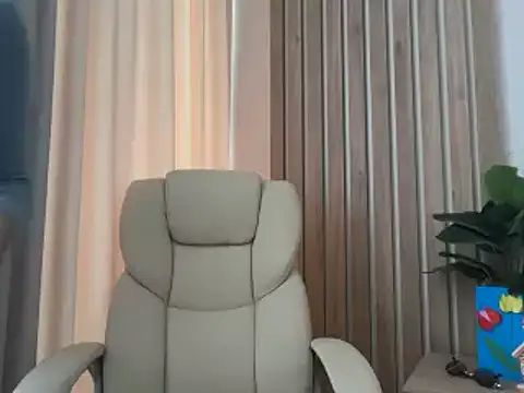 Snapshot of InjaAtHome chatting on 13, 5, 2026 InjaAtHome online show from 13, 5, 2026