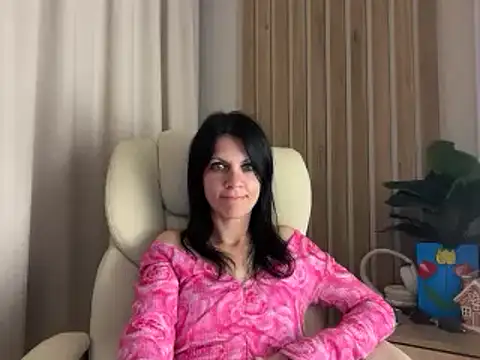 Snapshot of InjaAtHome chatting on 21, 6, 2026 InjaAtHome online show from 21, 6, 2026
