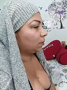 Snapshot of Alyona21 chatting on 10, 7, 2026 Alyona21 online show from 10, 7, 2026