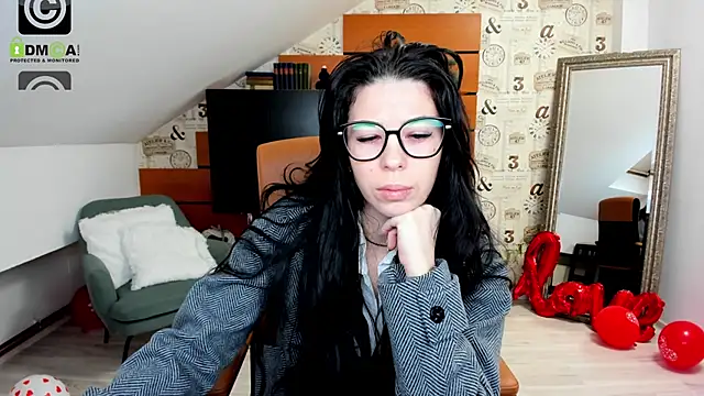 EmillyTaylor online show from 8, 3, 2025