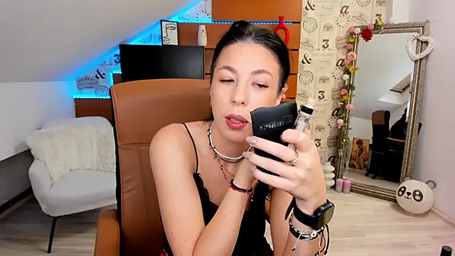 EmillyTaylor online show from 22, 9, 2025