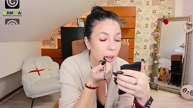 EmillyTaylor online show from 4, 2, 2026