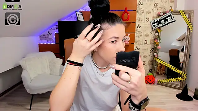 EmillyTaylor online show from 29, 10, 2025