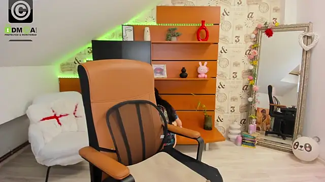 EmillyTaylor online show from 13, 1, 2026