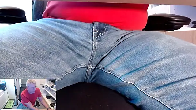 Snapshot of RicRockhard chatting on 3, 10, 2025 RicRockhard online show from 3, 10, 2025