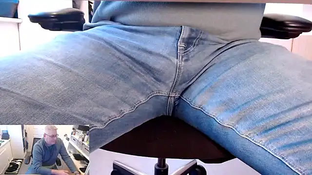 Snapshot of RicRockhard chatting on 24, 11, 2025 RicRockhard online show from 24, 11, 2025