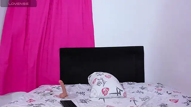 KarlyeKloss online show from 13, 12, 2025