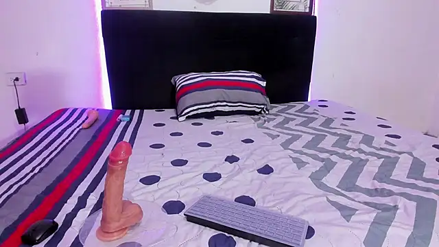 KarlyeKloss online show from 22, 1, 2025