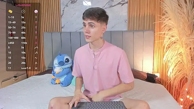 Snapshot of DustinLevine chatting on 5, 3, 2026 DustinLevine online show from 5, 3, 2026