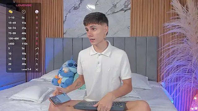 Snapshot of DustinLevine chatting on 11, 2, 2026 DustinLevine online show from 11, 2, 2026