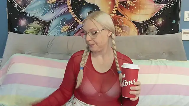 SaraBearXo online show from 12, 9, 2025