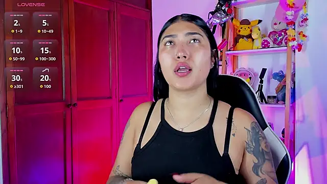 eymy-hadid online show from 9, 11, 2025