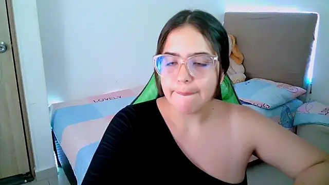 Snapshot of _alicia_z chatting on 15, 2, 2025 alicia z online show from 15, 2, 2025