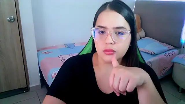 Snapshot of _alicia_z chatting on 22, 2, 2025 alicia z online show from 22, 2, 2025