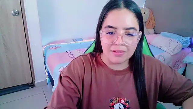 Snapshot of _alicia_z chatting on 5, 2, 2025 alicia z online show from 5, 2, 2025