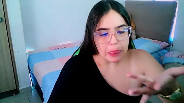 Snapshot of _alicia_z chatting on 15, 2, 2025 alicia z online show from 15, 2, 2025