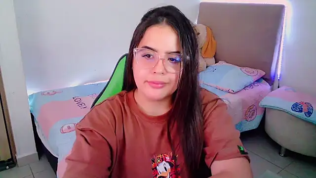 Snapshot of _alicia_z chatting on 4, 2, 2025 alicia z online show from 4, 2, 2025