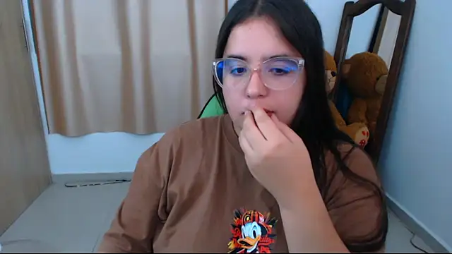 Snapshot of _alicia_z chatting on 23, 2, 2025 alicia z online show from 23, 2, 2025