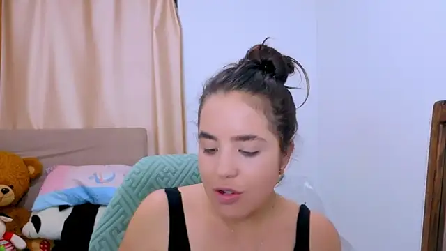 Snapshot of _alicia_z chatting on 6, 2, 2026 alicia z online show from 6, 2, 2026