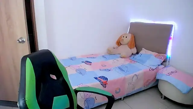 Snapshot of _alicia_z chatting on 25, 2, 2025 alicia z online show from 25, 2, 2025