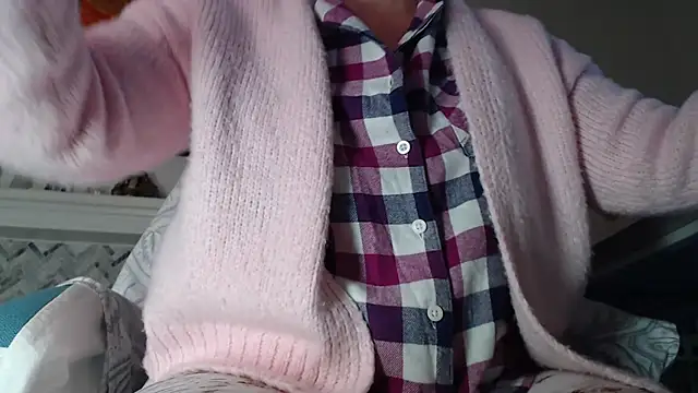 AuroraWillows online show from 9, 2, 2026