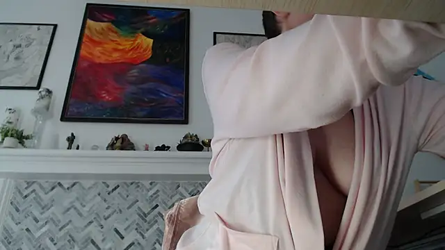 AuroraWillows online show from 11, 4, 2026