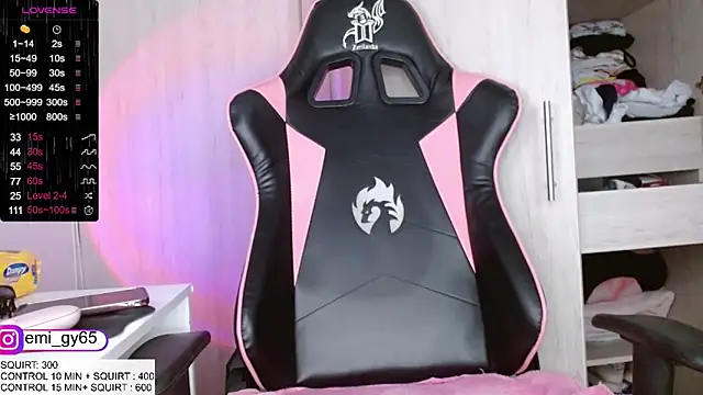 Snapshot of emilyn_grey1 chatting on 15, 9, 2025 emilyn grey1 online show from 15, 9, 2025