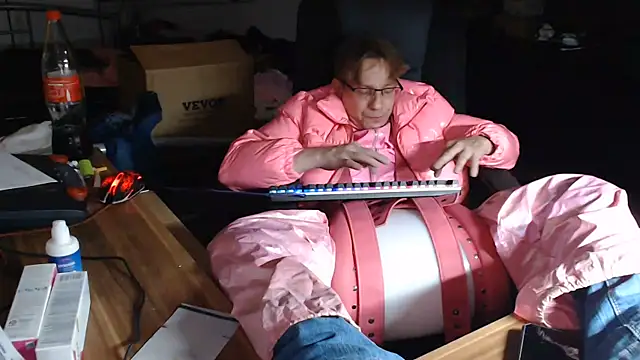 Fem-Boy40 online show from 8, 6, 2026