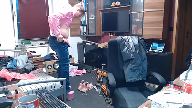 Fem-Boy40 online show from 31, 5, 2026