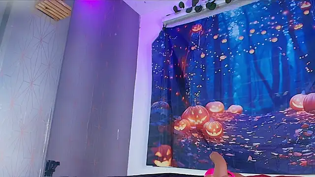 Snapshot of zzoe_ chatting on 5, 10, 2025 zzoe online show from 5, 10, 2025