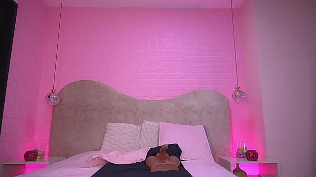 zzoe  online show from 12, 4, 2026