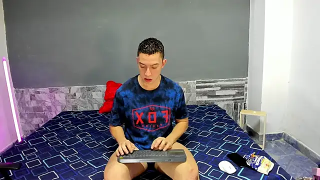 davinalhot online show from 5, 5, 2026
