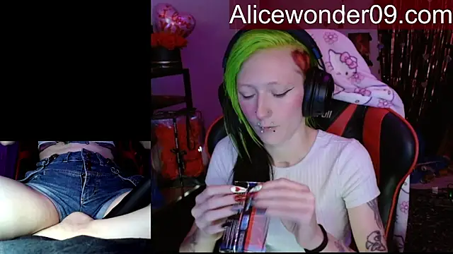 alicewonder09 online show from 14, 2, 2026